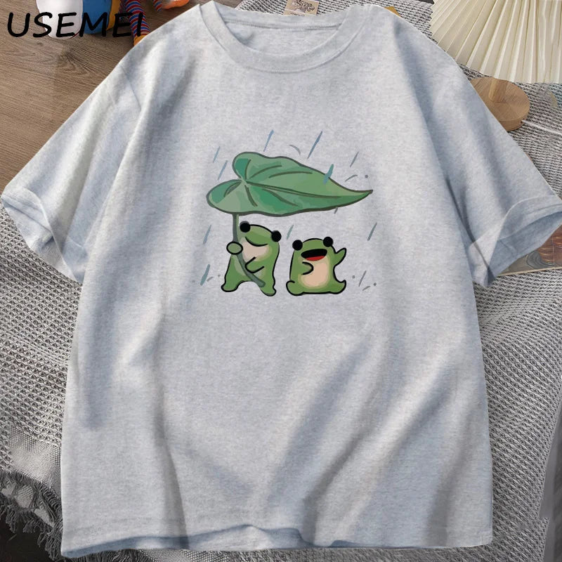 0074 Funny Frog Cute T‑Shirt – Rain & Love Graphic Tee for Men & Women, Casual Streetwear
