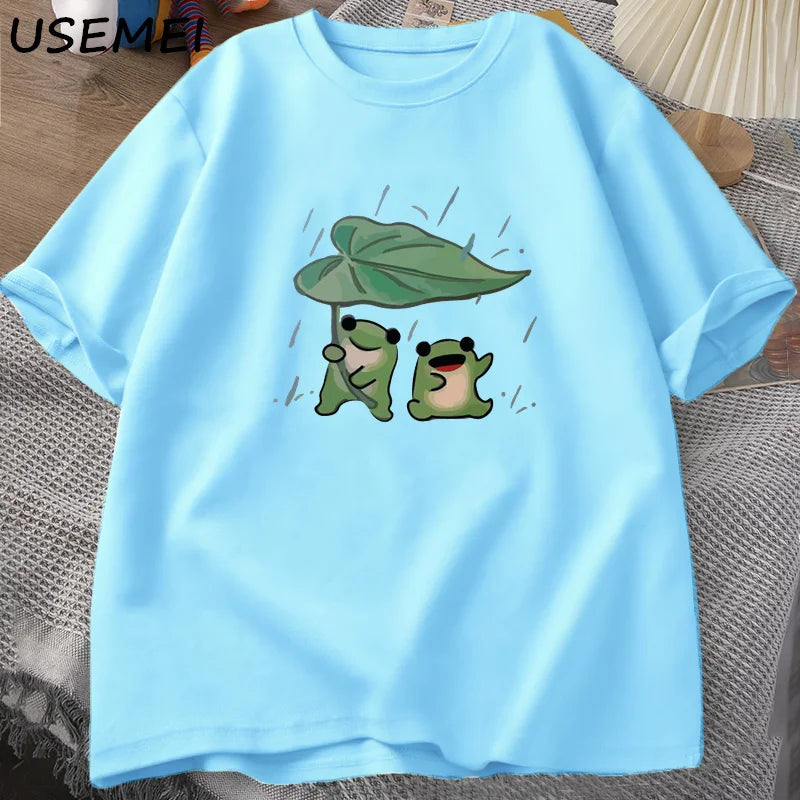 0074 Funny Frog Cute T‑Shirt – Rain & Love Graphic Tee for Men & Women, Casual Streetwear